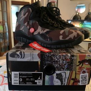 (BRAND NEW IN BOX) never worn AIR JORDAN RETRO 10 camo( rare sneaker)